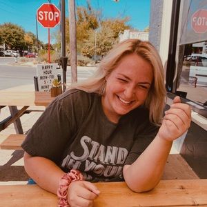 Meet your Posher, Alyssa